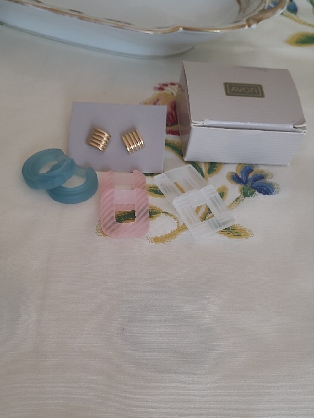 Vintage 1987 Avon Rainbow Ice Convertible Earrings Set IOB Pastel
